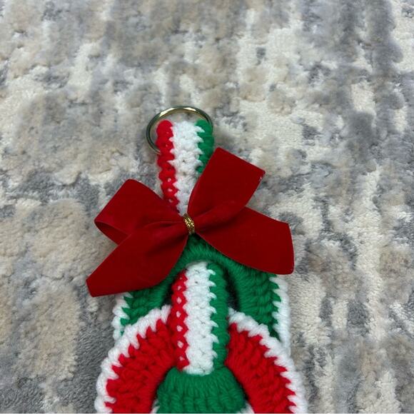 Vintage 1970's Handmade Crochet Wreath Chain Door Hanger Kitschy Christmas - Picture 5 of 9